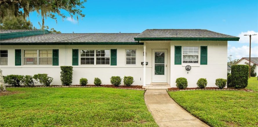 Condominio en DeLand, Florida, 2 dormitorios  № 2210865