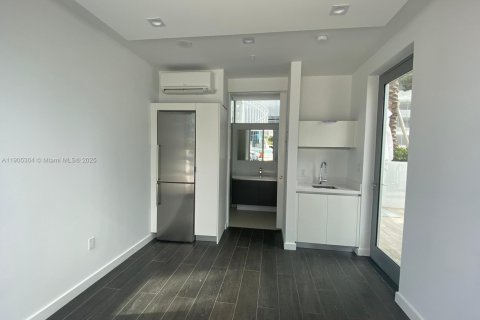 Condo in Miami, Florida  № 1955843 - photo 8