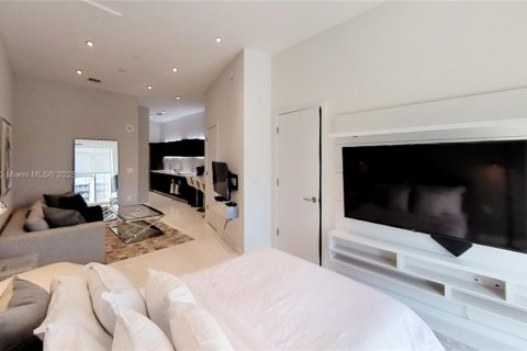 Condo in Miami, Florida  № 1955843 - photo 6