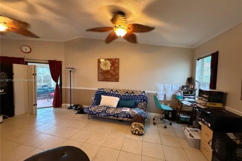 Снять в аренду таунхаус в Хомстед, Флорида 2 спальни, 88.35м2, № 1983302 - фото 4