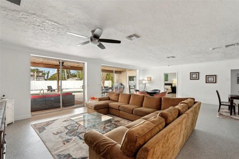 Villa ou maison à vendre à Sarasota, Floride: 6 chambres, 285.3 m2 № 1722936 - photo 13