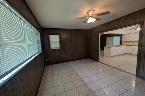 Снять в аренду виллу или дом в Плант-Сити, Флорида 3 спальни, 152.36м2, № 1840587 - фото 3