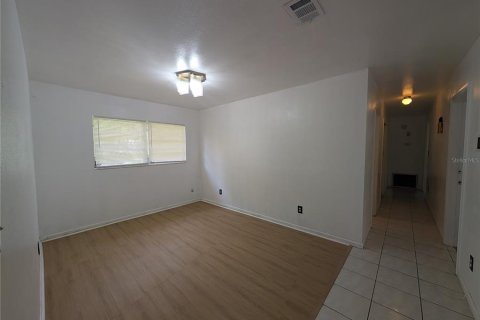 Снять в аренду виллу или дом в Плант-Сити, Флорида 3 спальни, 152.36м2, № 1840587 - фото 8