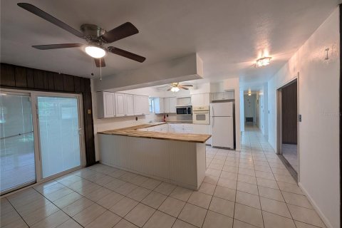 Снять в аренду виллу или дом в Плант-Сити, Флорида 3 спальни, 152.36м2, № 1840587 - фото 6