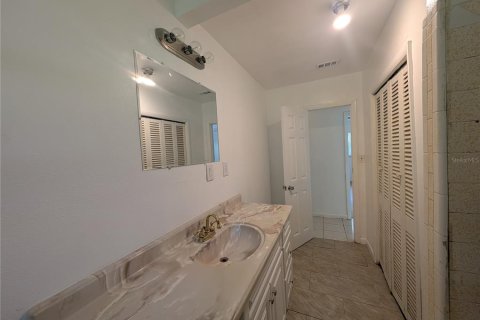 Снять в аренду виллу или дом в Плант-Сити, Флорида 3 спальни, 152.36м2, № 1840587 - фото 15
