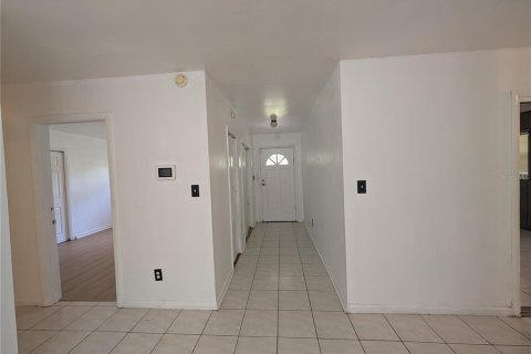 Снять в аренду виллу или дом в Плант-Сити, Флорида 3 спальни, 152.36м2, № 1840587 - фото 10