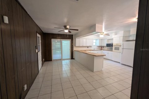 Снять в аренду виллу или дом в Плант-Сити, Флорида 3 спальни, 152.36м2, № 1840587 - фото 5