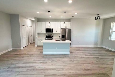 Villa ou maison à vendre à Port Charlotte, Floride: 4 chambres, 151.99 m2 № 2148374 - photo 2
