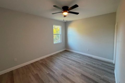 Villa ou maison à vendre à Port Charlotte, Floride: 4 chambres, 151.99 m2 № 2148374 - photo 5