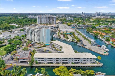 Купить кондоминиум в Норт-Майами, Флорида 1 спальня, 64.75м2, № 2013051 - фото 17