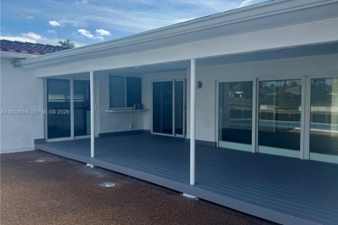 Casa en alquiler en North Miami Beach, Florida, 3 dormitorios, 206.99 m2 № 2054666 - foto 15