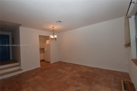 Townhouse in Miami, Florida 2 bedrooms, 78.97 sq.m. № 1972559 - photo 7