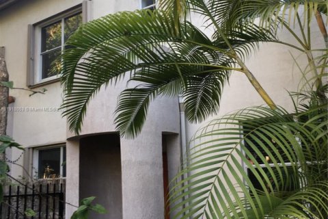 Townhouse in Miami, Florida 2 bedrooms, 78.97 sq.m. № 1972559 - photo 3