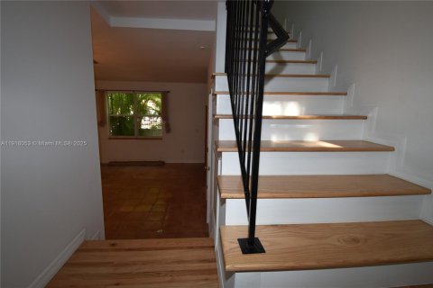 Townhouse in Miami, Florida 2 bedrooms, 78.97 sq.m. № 1972559 - photo 4