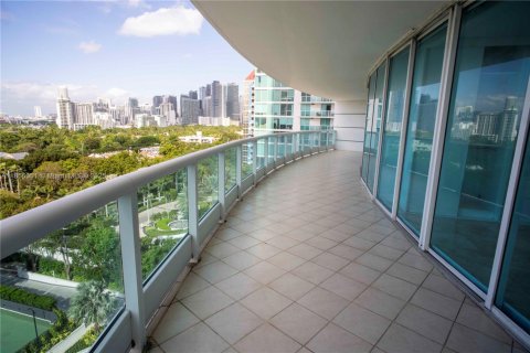 Condo in Miami, Florida, 1 bedroom  № 1880035 - photo 15