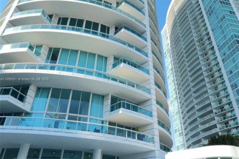 Condo in Miami, Florida, 1 bedroom  № 1880035 - photo 25