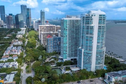 Condo in Miami, Florida, 1 bedroom  № 1880035 - photo 2