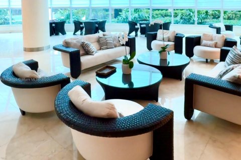Condo in Miami, Florida, 1 bedroom  № 1880035 - photo 27