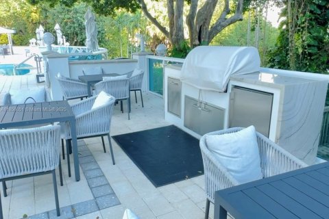 Condo in Miami, Florida, 1 bedroom  № 1880035 - photo 22