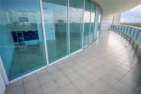 Condo in Miami, Florida, 1 bedroom  № 1880035 - photo 14