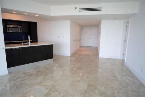 Condo in Miami, Florida, 1 bedroom  № 1880035 - photo 8