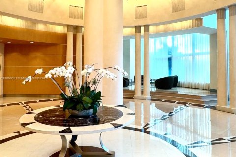 Condo in Miami, Florida, 1 bedroom  № 1880035 - photo 4