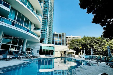 Condo in Miami, Florida, 1 bedroom  № 1880035 - photo 26