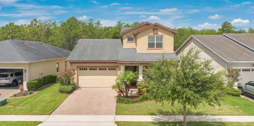 House in Orlando, Florida 4 bedrooms, 312.43 sq.m. № 1785643