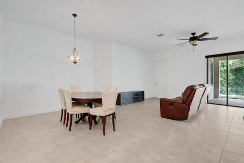 House in Orlando, Florida 4 bedrooms, 312.43 sq.m. № 1785643 - photo 6