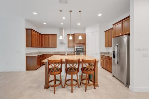 House in Orlando, Florida 4 bedrooms, 312.43 sq.m. № 1785643 - photo 5