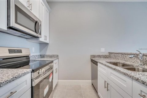 Copropriété à vendre à Poinciana, Floride: 2 chambres, 97.55 m2 № 2238050 - photo 10
