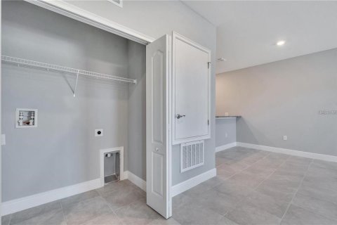 Copropriété à vendre à Poinciana, Floride: 2 chambres, 97.55 m2 № 2238050 - photo 2