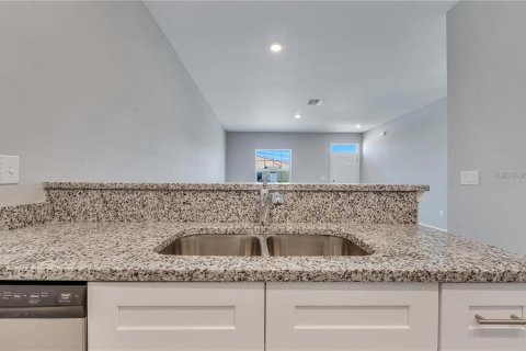 Copropriété à vendre à Poinciana, Floride: 2 chambres, 97.55 m2 № 2238050 - photo 11