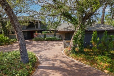 Casa en venta en Dunedin, Florida, 4 dormitorios, 342.34 m2 № 1679426 - foto 1