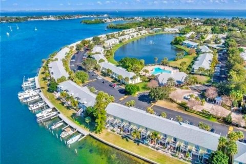 Condo à Saint Petersburg, Floride, 2 chambres  № 2111544