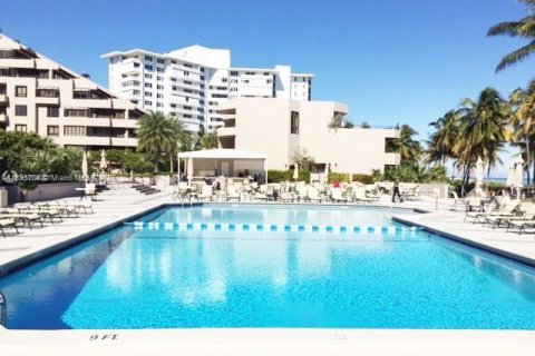 Снять в аренду кондоминиум в Ки-Бискейн, Флорида 1 спальня, 105.35м2, № 1949730 - фото 28