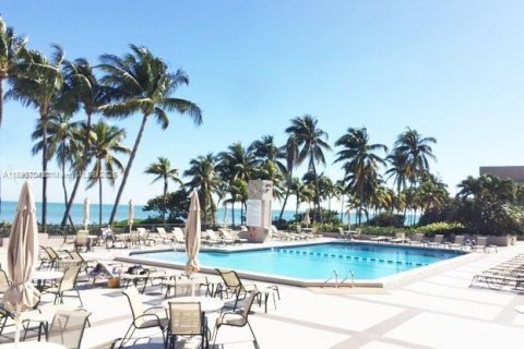 Снять в аренду кондоминиум в Ки-Бискейн, Флорида 1 спальня, 105.35м2, № 1949730 - фото 30