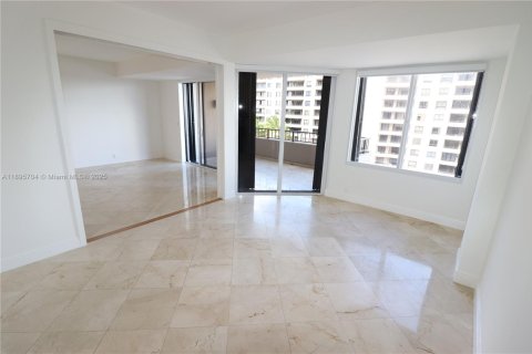 Снять в аренду кондоминиум в Ки-Бискейн, Флорида 1 спальня, 105.35м2, № 1949730 - фото 21