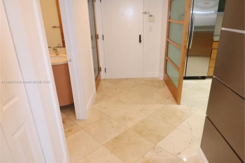 Снять в аренду кондоминиум в Ки-Бискейн, Флорида 1 спальня, 105.35м2, № 1949730 - фото 4