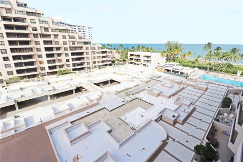 Снять в аренду кондоминиум в Ки-Бискейн, Флорида 1 спальня, 105.35м2, № 1949730 - фото 3