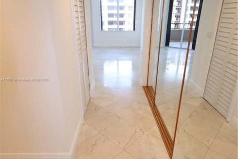 Снять в аренду кондоминиум в Ки-Бискейн, Флорида 1 спальня, 105.35м2, № 1949730 - фото 24