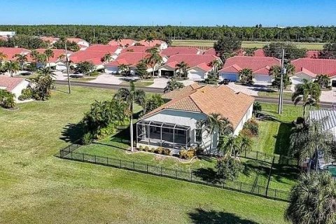 Villa ou maison à louer à Punta Gorda, Floride: 3 chambres, 193.61 m2 № 2102386 - photo 3