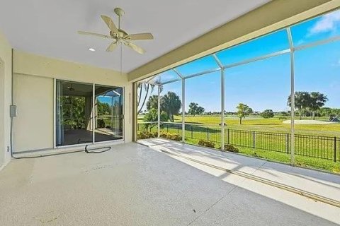 Villa ou maison à louer à Punta Gorda, Floride: 3 chambres, 193.61 m2 № 2102386 - photo 6