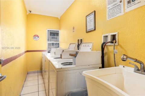 Купить коммерческую недвижимость в Хайалиа, Флорида № 2031646 - фото 17