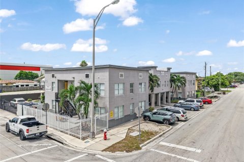 Купить коммерческую недвижимость в Хайалиа, Флорида № 2031646 - фото 3