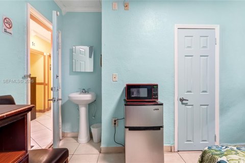 Купить коммерческую недвижимость в Хайалиа, Флорида № 2031646 - фото 15