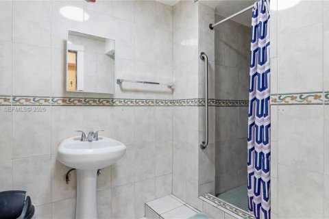 Купить коммерческую недвижимость в Хайалиа, Флорида № 2031646 - фото 20