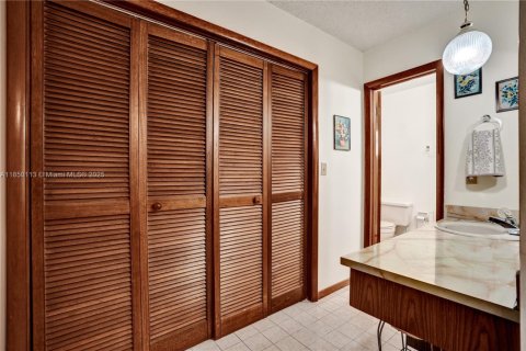 Villa ou maison à vendre à Miami, Floride: 5 chambres, 273.13 m2 № 1871651 - photo 20
