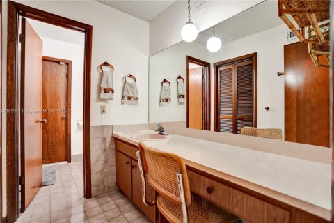 Villa ou maison à vendre à Miami, Floride: 5 chambres, 273.13 m2 № 1871651 - photo 28