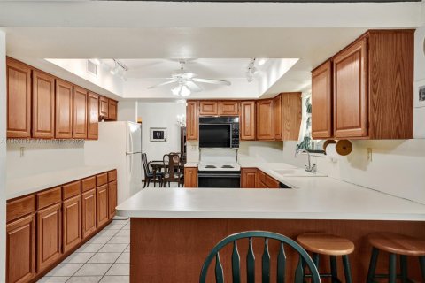 Villa ou maison à vendre à Miami, Floride: 5 chambres, 273.13 m2 № 1871651 - photo 11